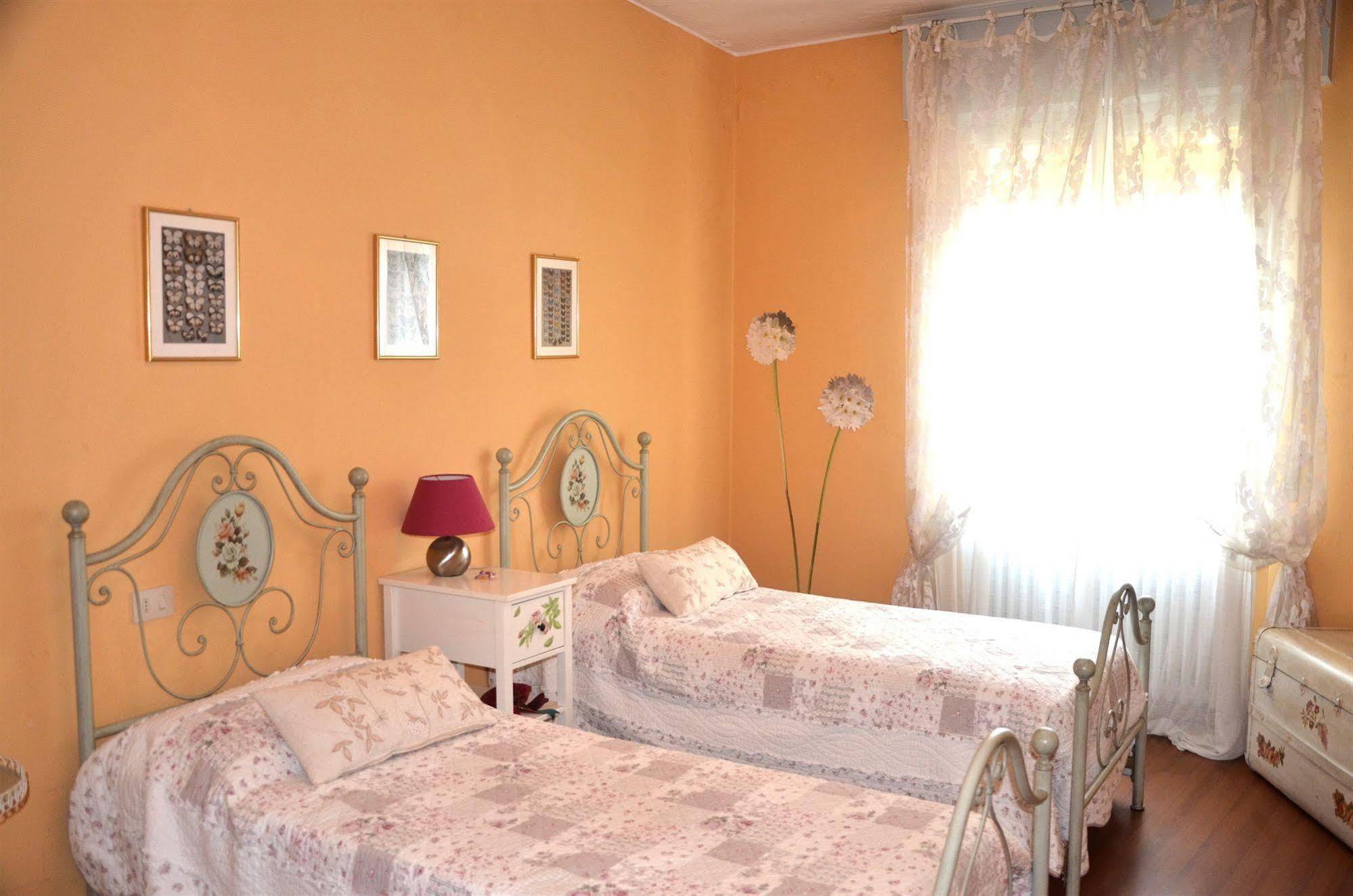 Casa Vacanza Fontana Del Delfino Бергамо Экстерьер фото